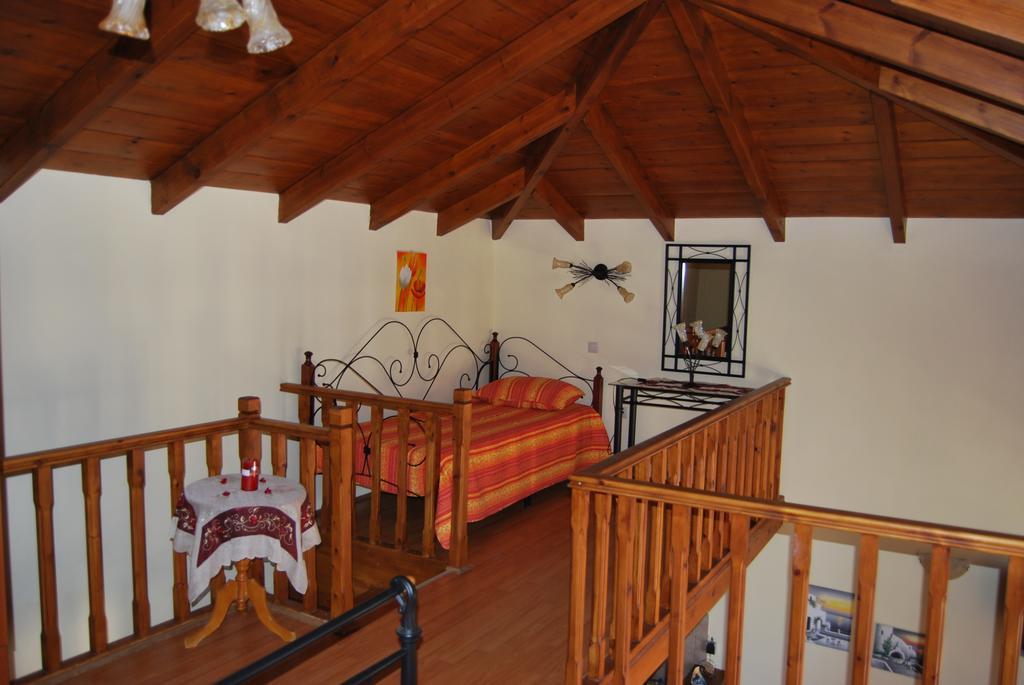 Villa Mika'S House Chalki Town Zimmer foto